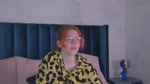 Laura online show from May 4, 4:38 am