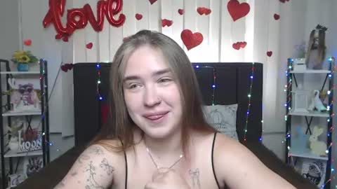 LauraHlot online show from July 6, 8:19 am