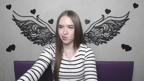 LauraHlot online show from April 18, 7:58 pm