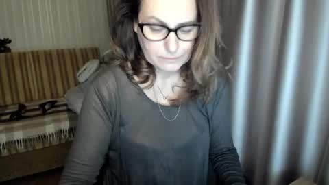 Lauraoven1 online show from December 20, 9:02 am