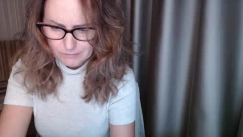 Lauraoven1 online show from November 12, 5:44 pm