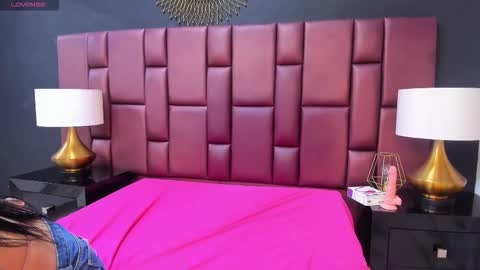 lauraroot online show from March 5, 12:17 am