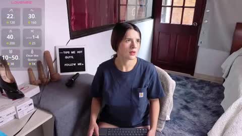 Laura online show from March 9, 7:48 pm