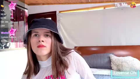 Laura online show from January 29, 8:04 pm