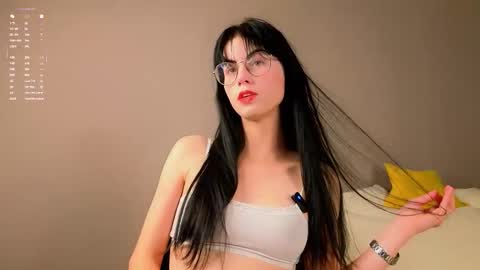 Snapshot of laureljarrar chatting on October 1, 11:15 am Arline online show from October 1, 11:15 am