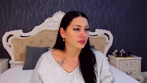 Laura online show from November 6, 9:37 am