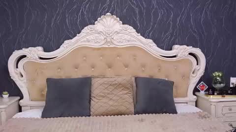 Laura online show from April 20, 12:08 pm