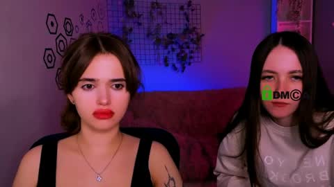 Laure online show from April 22, 2:58 pm