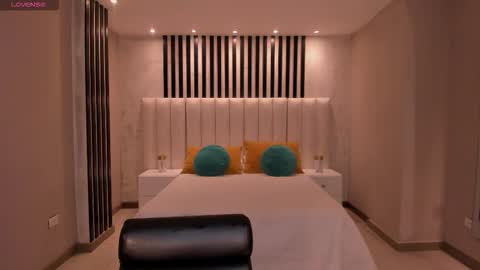 Lau  online show from November 13, 3:49 am