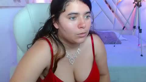 laura  online show from July 13, 7:36 pm