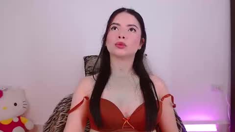 LauryMoons online show from April 21, 12:36 am
