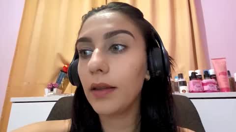 Rosie online show from March 7, 1:34 am