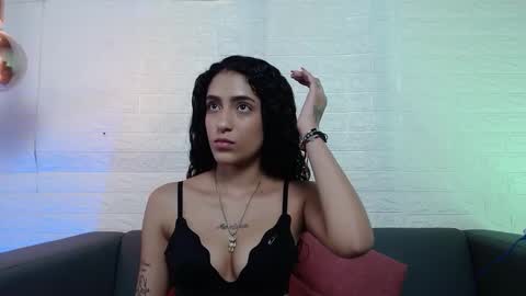 Layla online show from February 19, 1:08 am