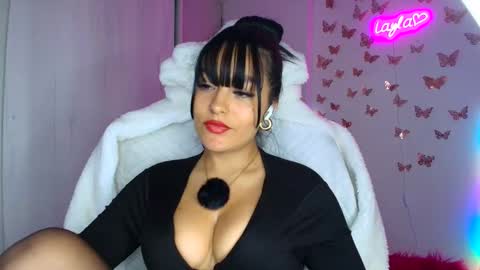Layla online show from October 17, 4:16 am