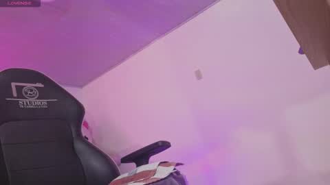 laylafoxy_tay online show from December 3, 3:42 am