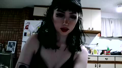Snapshot of laylakills chatting on February 25, 4:03 am Layla Kills online show from February 25, 4:03 am