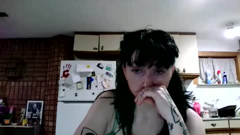 Snapshot of laylakills chatting on October 25, 7:05 am Layla Kills online show from October 25, 7:05 am