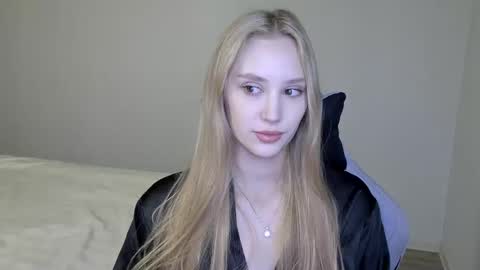 LaylaPretty001 online show from October 2, 4:28 am