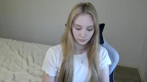 LaylaPretty001 online show from October 31, 6:39 am