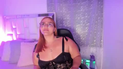 Leah  online show from April 6, 1:49 am