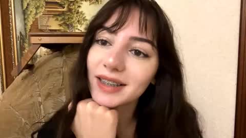 Snapshot of leahduran chatting on October 18, 2:47 am Amity online show from October 18, 2:47 am