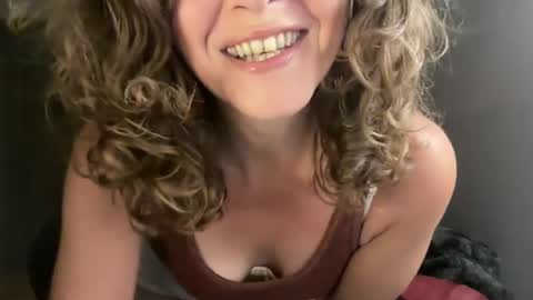 Leah Sparkles online show from July 8, 4:25 am