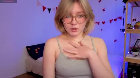 Ellie online show from April 19, 6:13 am