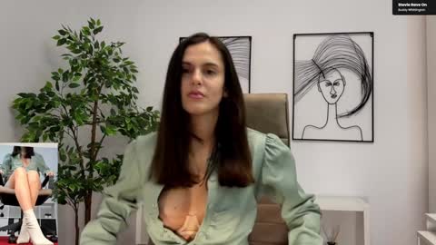 Elle  online show from December 15, 10:20 am