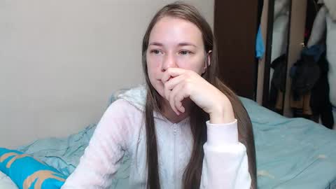 leila_bambi_ online show from February 17, 7:12 pm