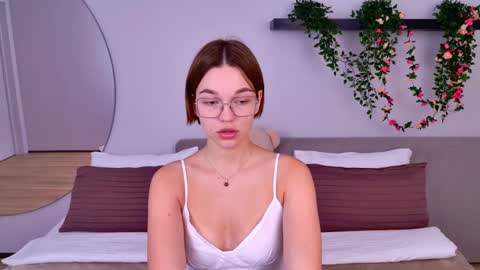 LeilaLawson online show from February 10, 7:26 am