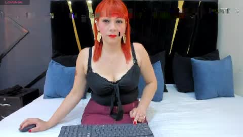 Leloo  online show from May 4, 10:02 pm