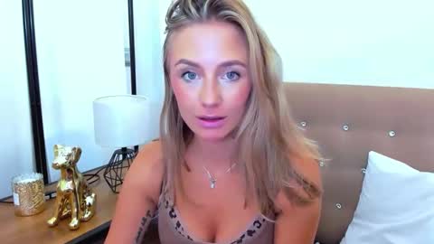 lena_sexi online show from October 10, 6:46 pm