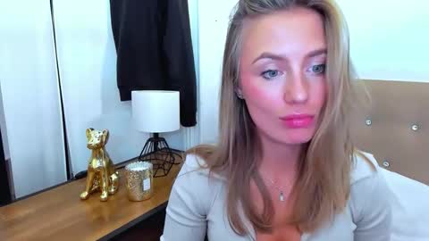 lena_sexi online show from October 17, 8:45 pm