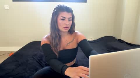 Alice online show from June 18, 1:49 pm