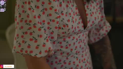 Leora online show from November 14, 4:18 pm