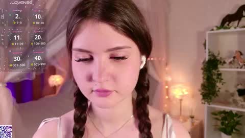 Nicole Moore online show from November 27, 5:05 pm