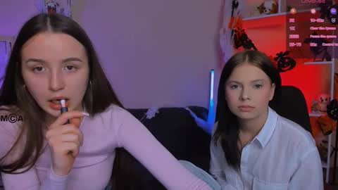 leslie_bird online show from October 29, 12:53 pm