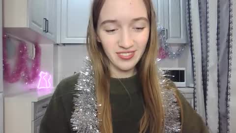 Snapshot of leslie_my_lovee chatting on December 22, 7:52 pm  LESLIE   online show from December 22, 7:52 pm