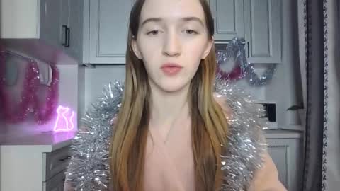 Snapshot of leslie_my_lovee chatting on December 26, 12:14 am  LESLIE   online show from December 26, 12:14 am