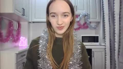 Snapshot of leslie_my_lovee chatting on December 16, 8:05 pm  LESLIE   online show from December 16, 8:05 pm