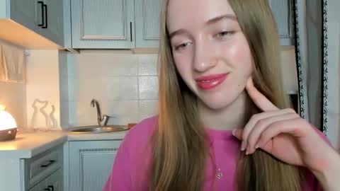 Snapshot of leslie_my_lovee chatting on October 15, 9:28 pm  LESLIE   online show from October 15, 9:28 pm
