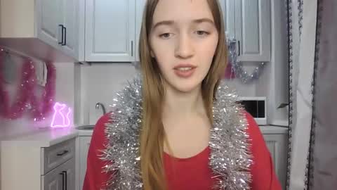 Snapshot of leslie_my_lovee chatting on December 23, 8:14 pm  LESLIE   online show from December 23, 8:14 pm
