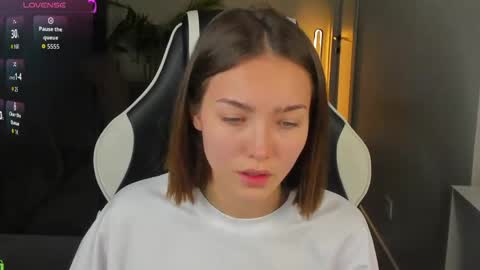 Leslie online show from May 28, 1:03 am