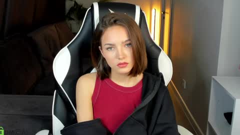 Leslie online show from May 30, 1:36 am