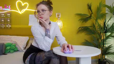 Lessy online show from February 10, 3:20 am