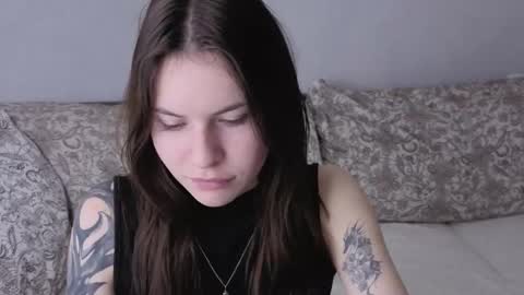 Fiona online show from November 18, 6:42 pm