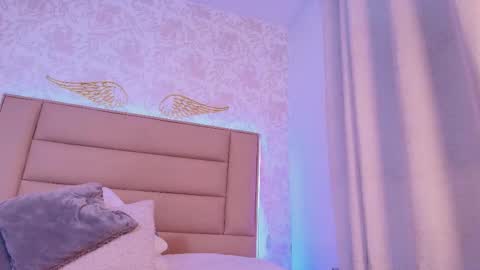 Leti White online show from October 18, 10:33 pm