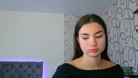 Snapshot of lette_emily chatting on October 27, 7:04 am Emily online show from October 27, 7:04 am