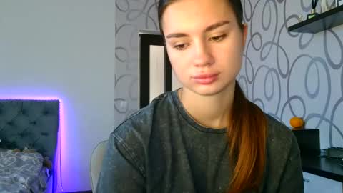 Snapshot of lette_emily chatting on October 16, 6:16 am Emily online show from October 16, 6:16 am