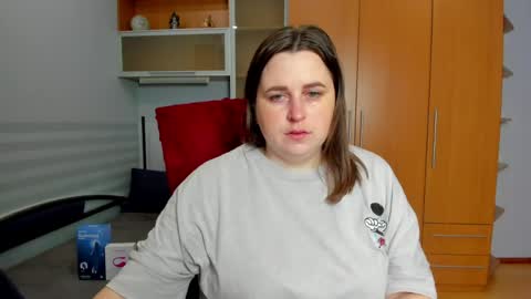 Naomi online show from June 1, 5:42 am